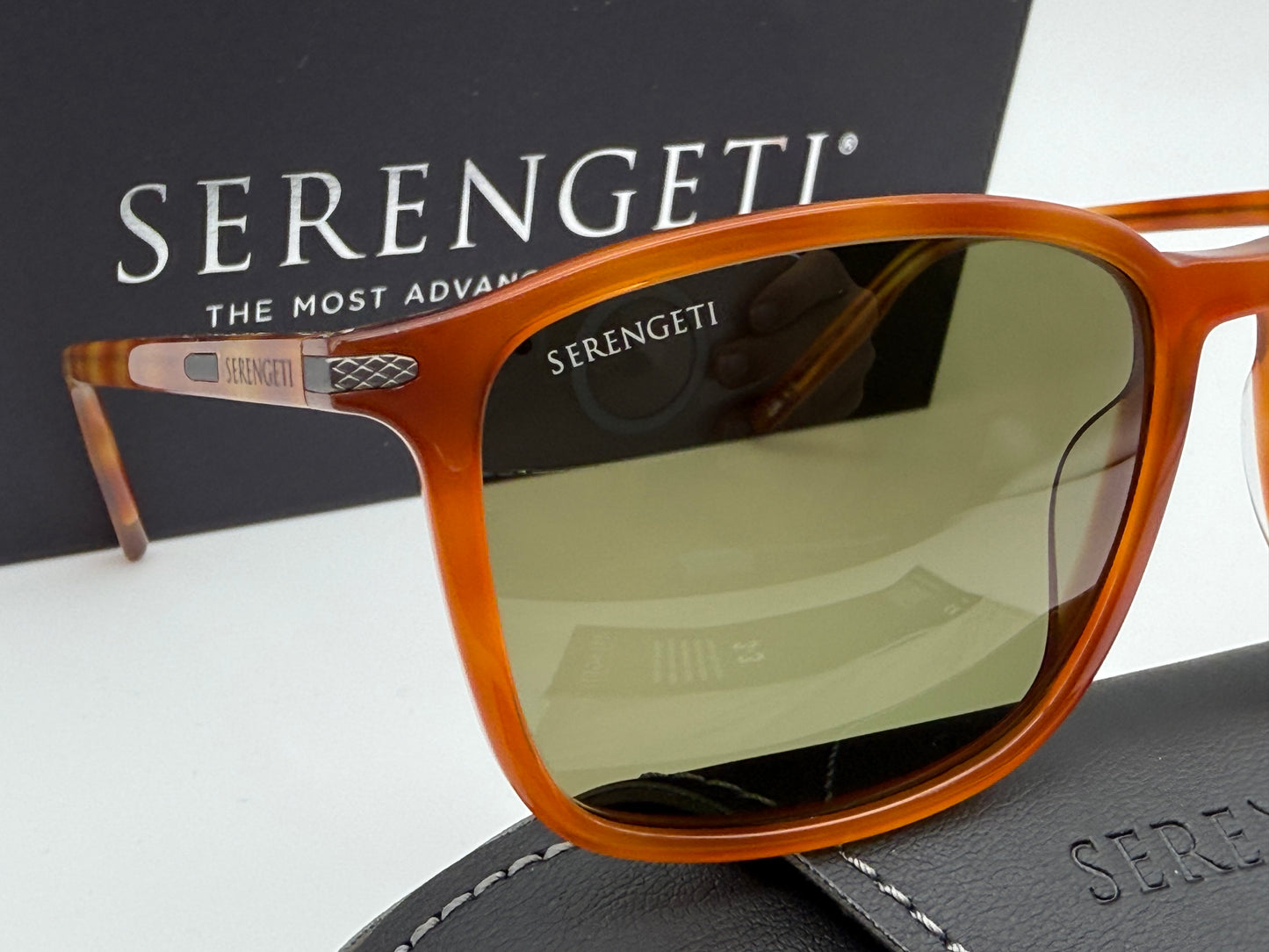 Serengeti Lenwood 57mm Shiny Caramel / Polarized 555nm mineral glass photochromic lens 8932 Italy NEW