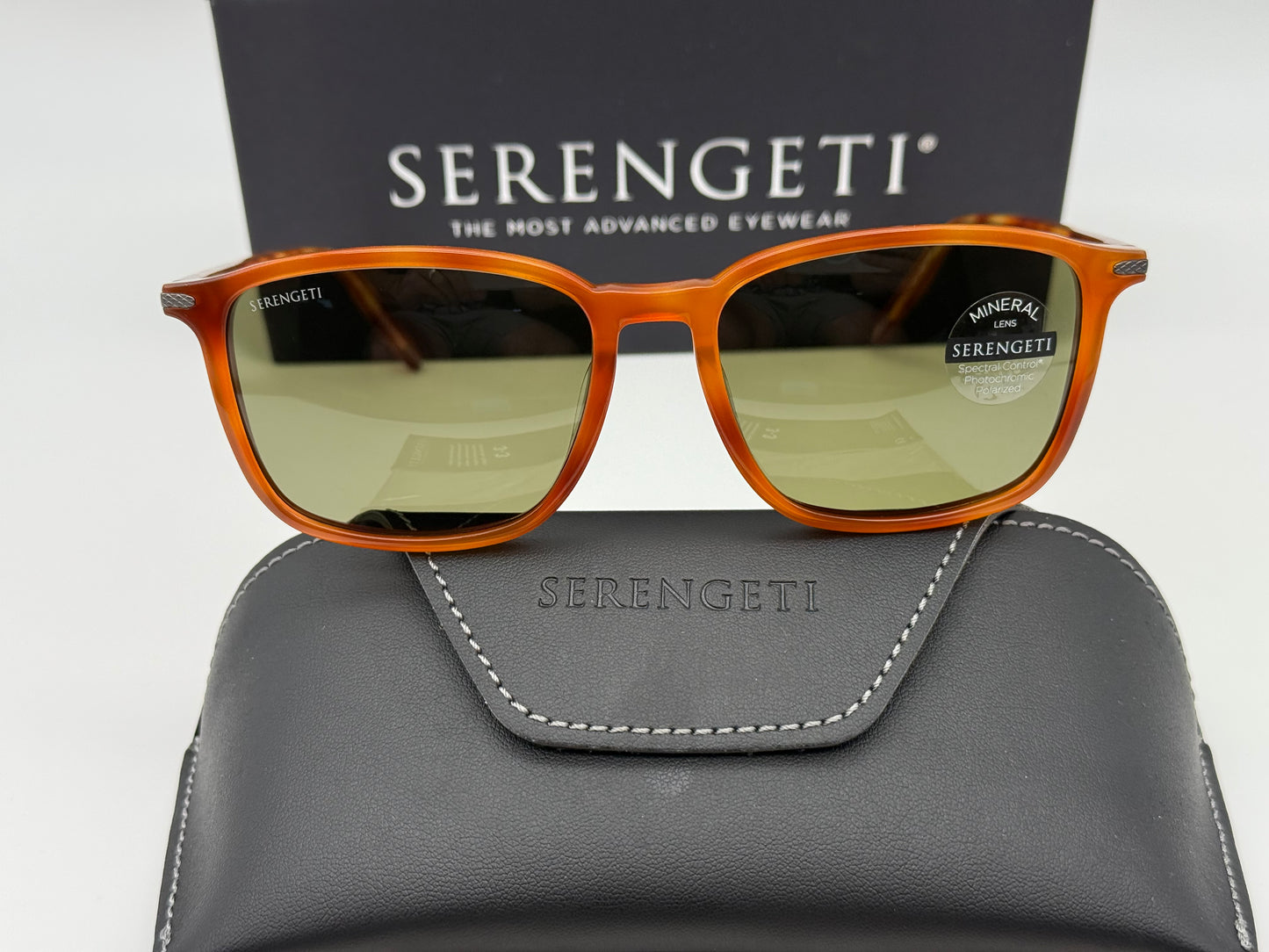 Serengeti Lenwood 57mm Shiny Caramel / Polarized 555nm mineral glass photochromic lens 8932 Italy NEW