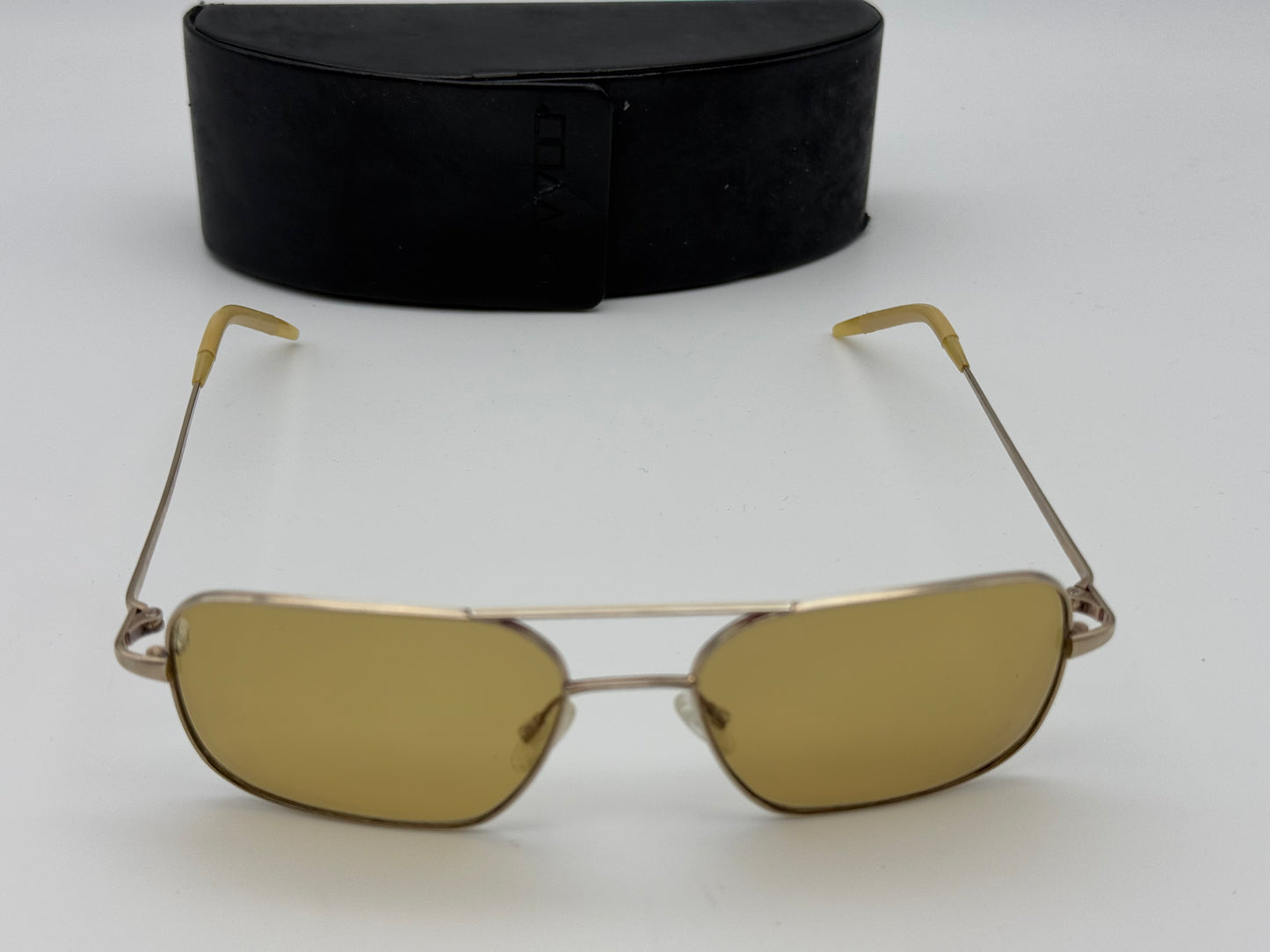 Oliver Peoples Victory 55mm Gold / Amber Polymer Lens Japan READ Description