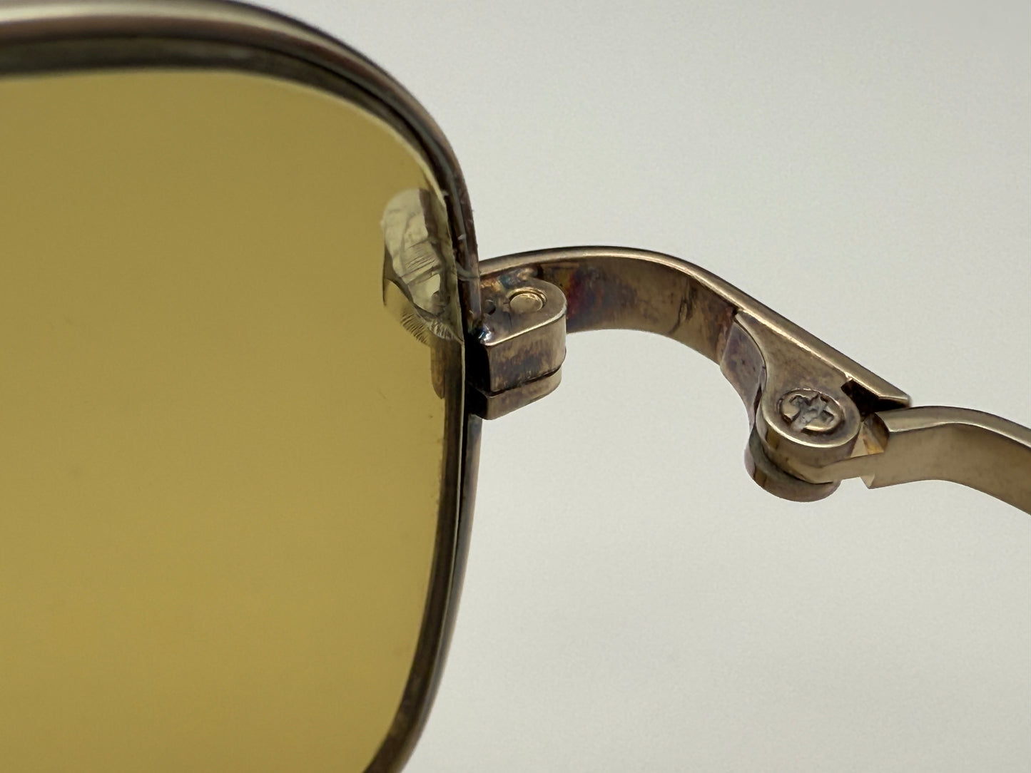 Oliver Peoples Victory 55mm Gold / Amber Polymer Lens Japan READ Description