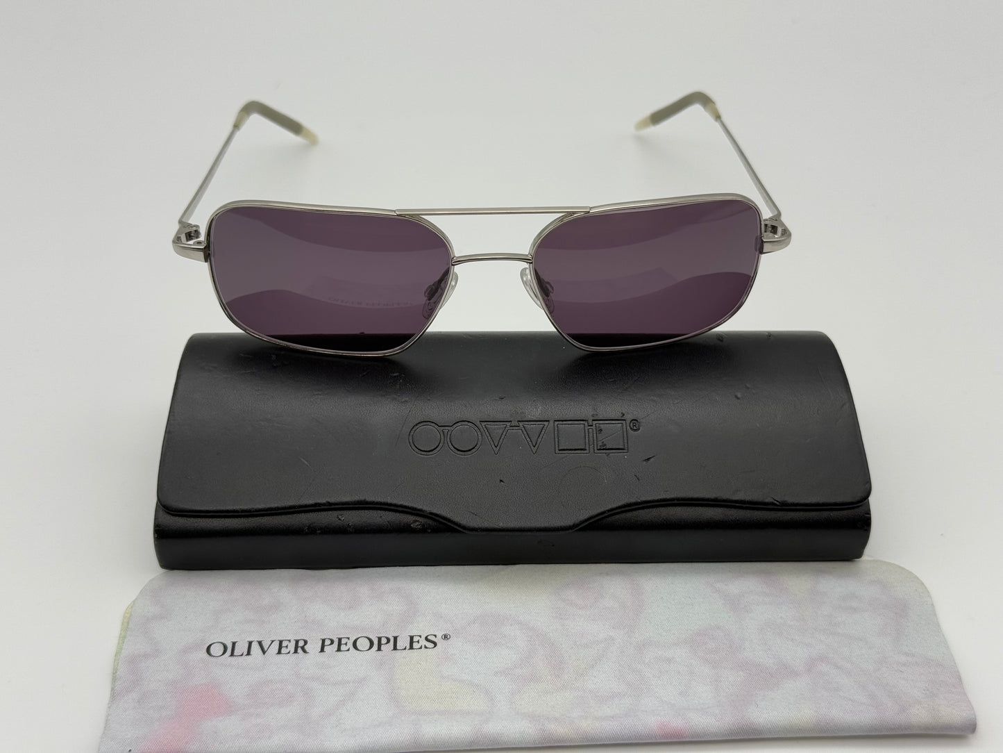 Oliver Peoples Victory 55mm Silver / Purple none-polarized polymer lens Preowned