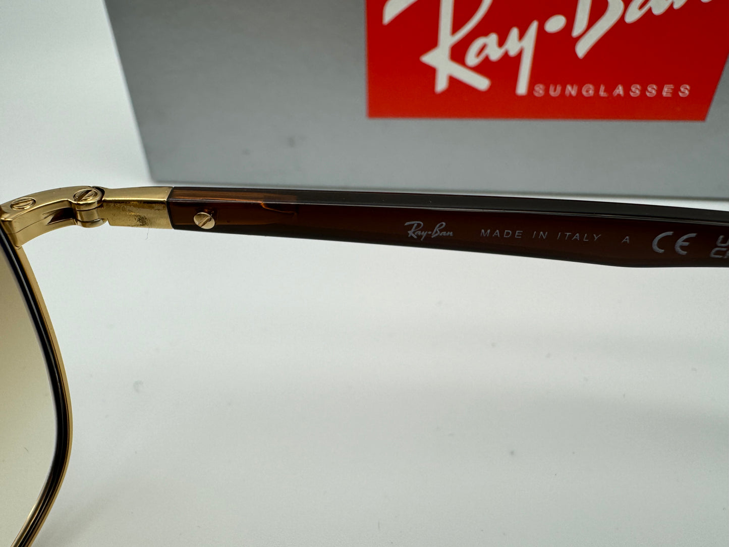 Ray-Ban RB 3683 56mm Gold / Clear Gradient Brown 001 /51 Italy NEW Small Factory defect