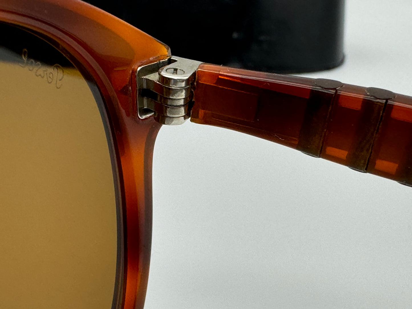 Vintage 1990s Persol 649

4 Barrel melflecto