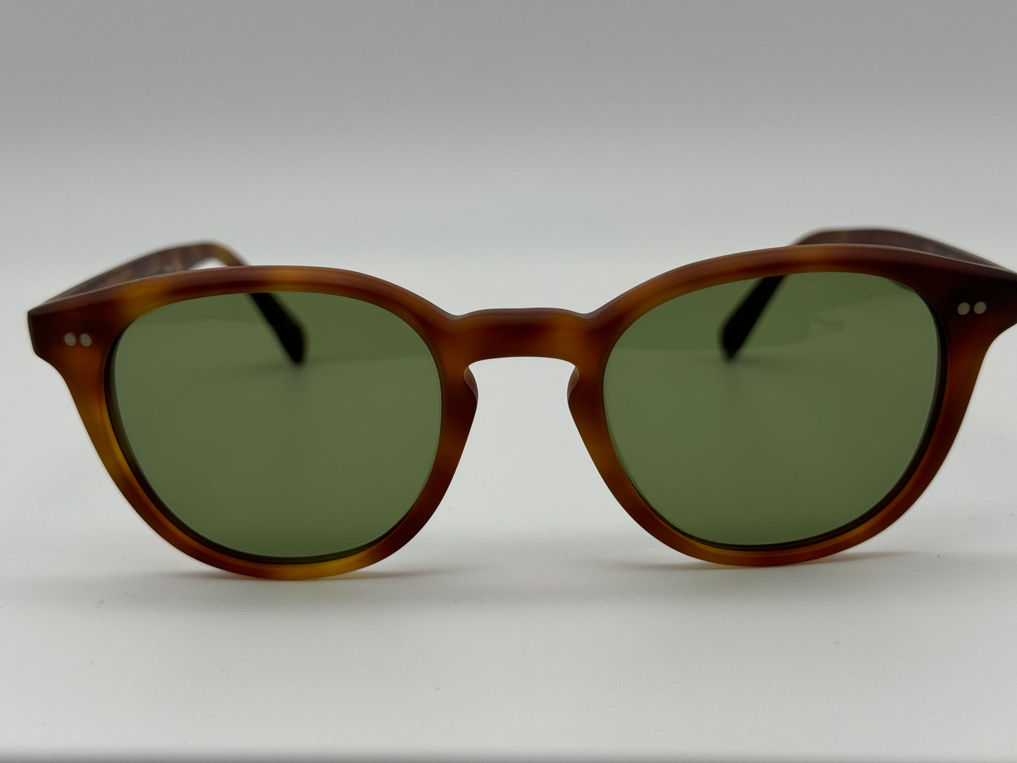 Oliver Peoples Desmon 48mm Matte Light Brown / Vibrant Green Sunglasses OV 5454 SU 14834E Italy NEW