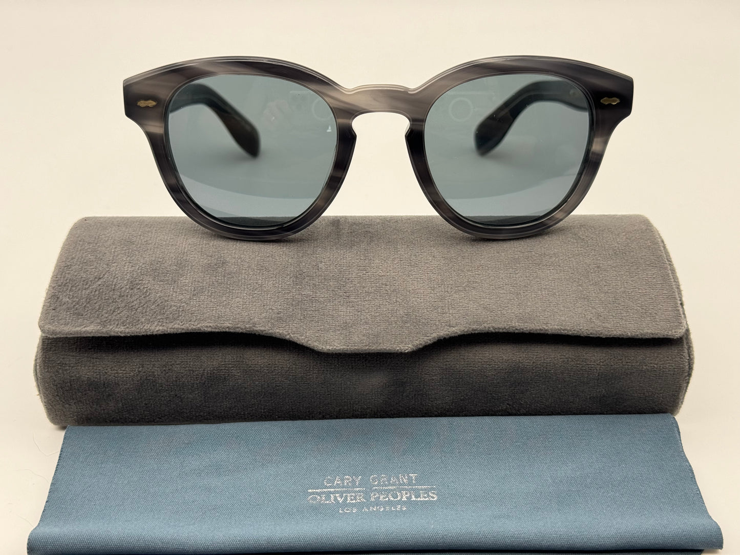 Oliver Peoples Cary Grant 48mm OV 5413 SU Charcoal 18K Gold 1661R8 Photochromic Rare Exclusive Preowned