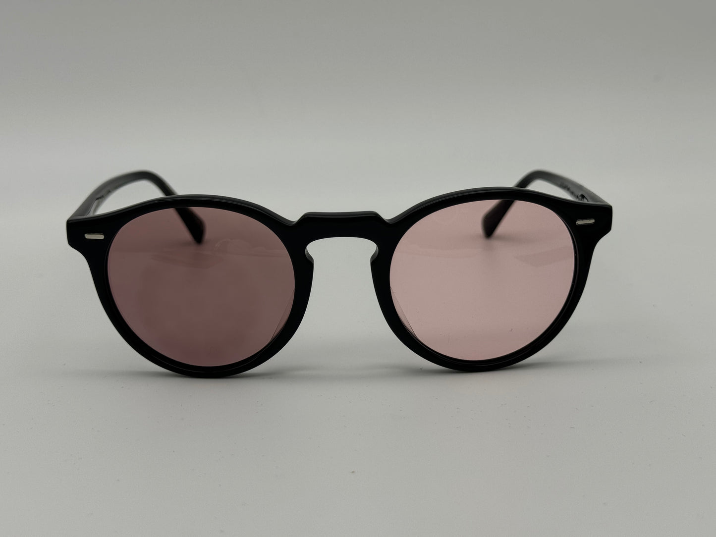 Oliver Peoples Gregory Peck 50mm Limited Edition Black / Pink Photochromic OV 5217 10054Q Italy NEW