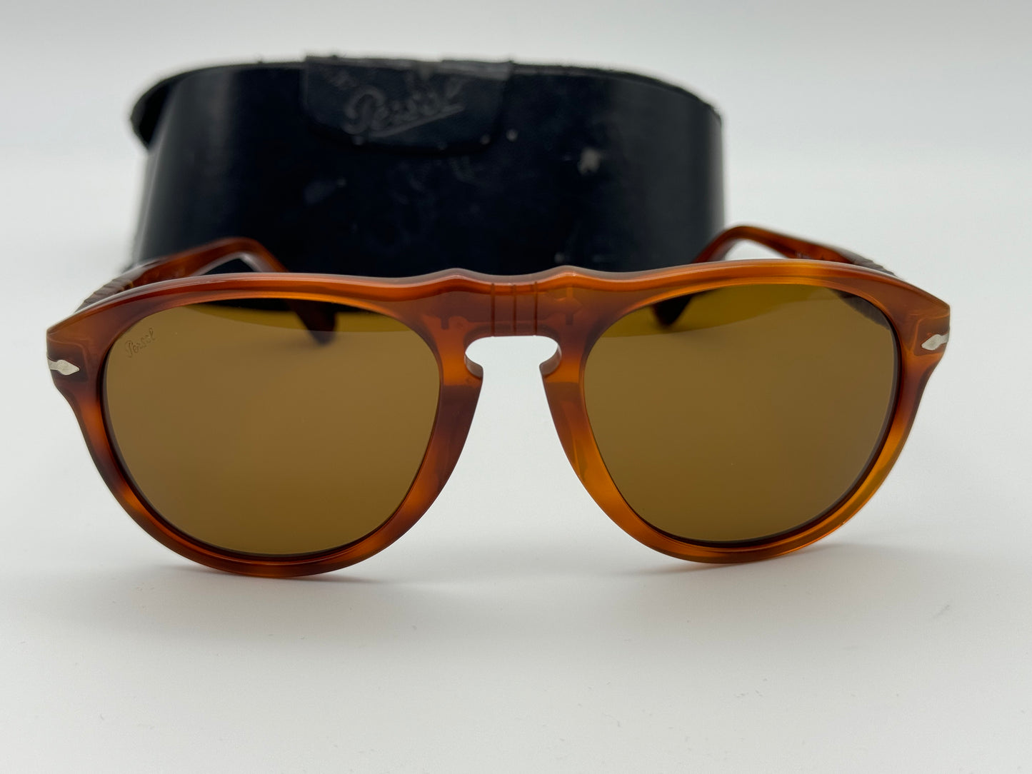 Vintage 1990s Persol 649

4 Barrel melflecto