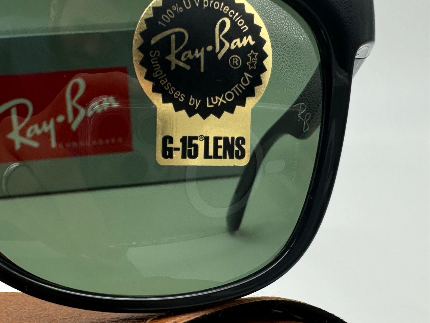 Ray-Ban RB 4374 56mm Black / G 15 Glass Lens 601/31 Italy Factory defect