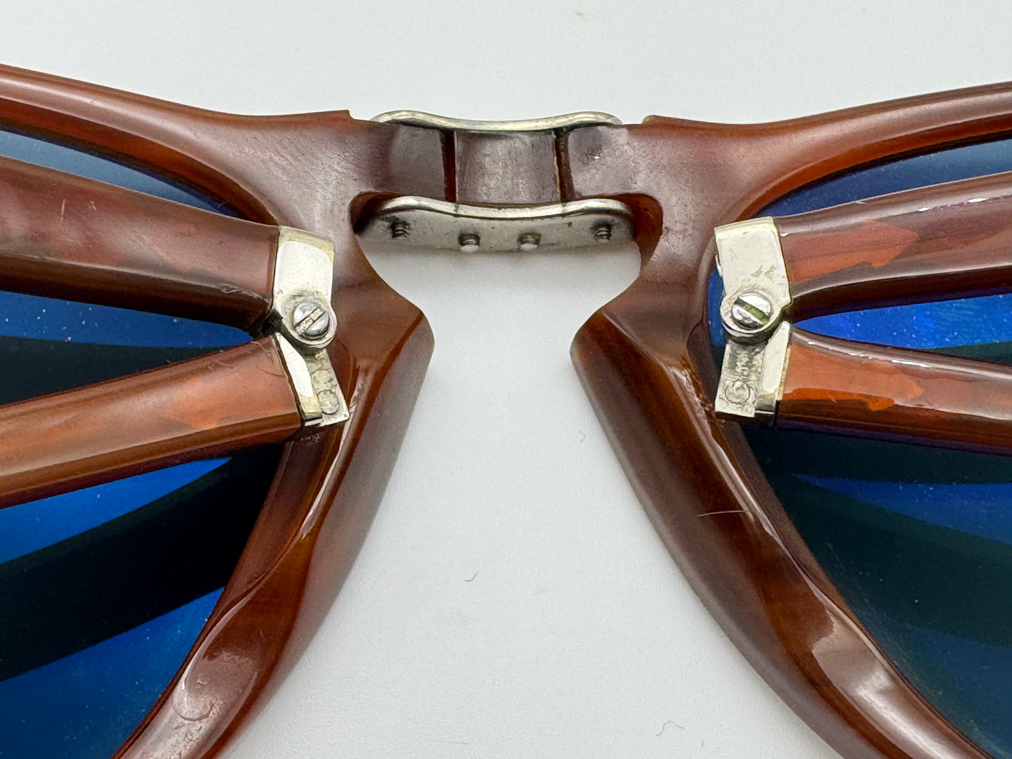 Persol 714 52mm Rare Stripped Nut / Blue Polarized Photochromic Lens 957 / 4N Folding Italy Preowned