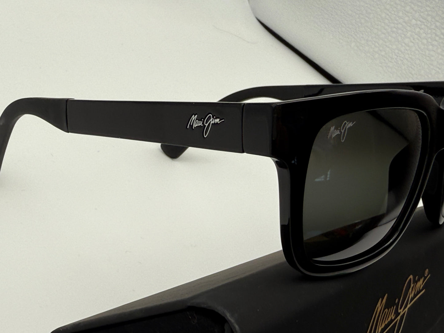 Maui Jim Mongoose 54mm Black / STG Natural Gray Polarized MJ540-02 Italy Missing Box