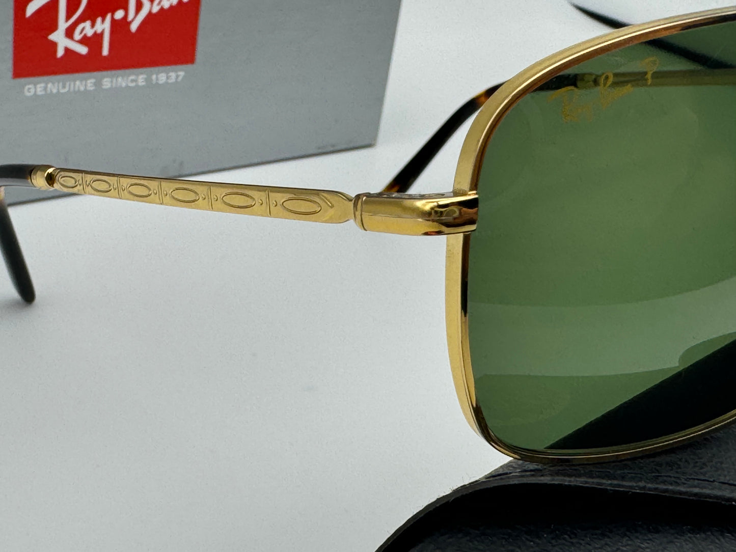 Ray-Ban RB 3796 59mm Gold / Dark Green Chromance Polarized 9196P1 Preowned