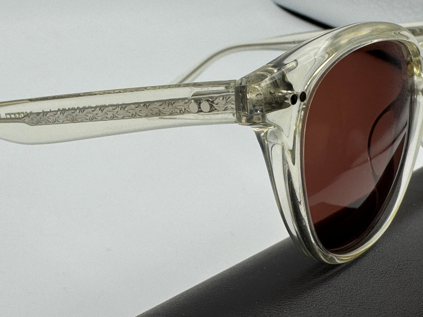 Oliver Peoples Desmon Sun 50mm Limited Edition Pale Citrine / Burgundy OV 5454 1692C5 Italy NEW