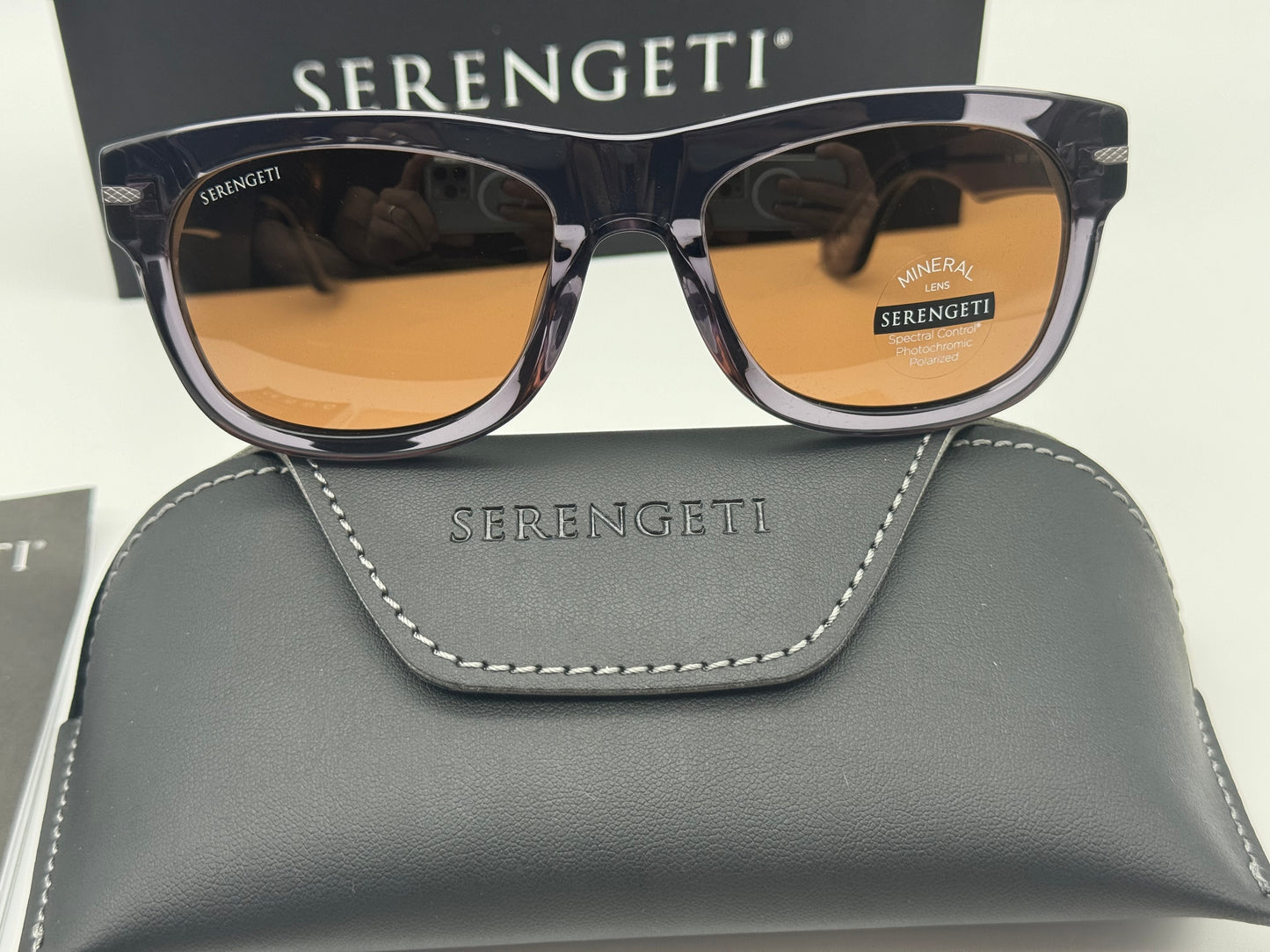 Serengeti FOYT 53mm Shiny Transparent Gray / Mineral Polarized Photochromic Drivers lens SS549003 Italy NEW