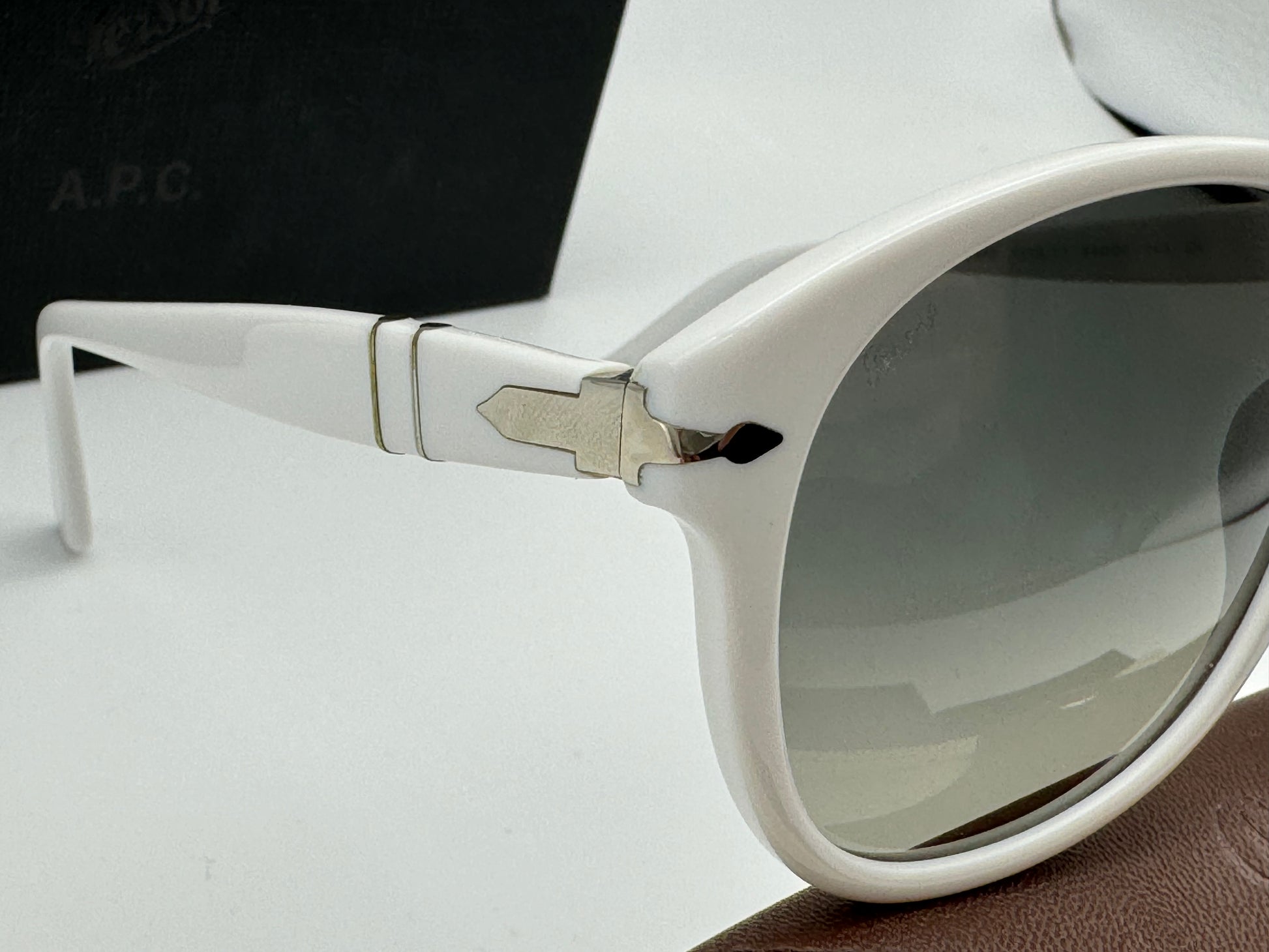 PERSOL x A.P.C. PO 649 1119/71 SUNGLASSES 54mm WHITE Gray Gradient NEW –  Shade Review Store