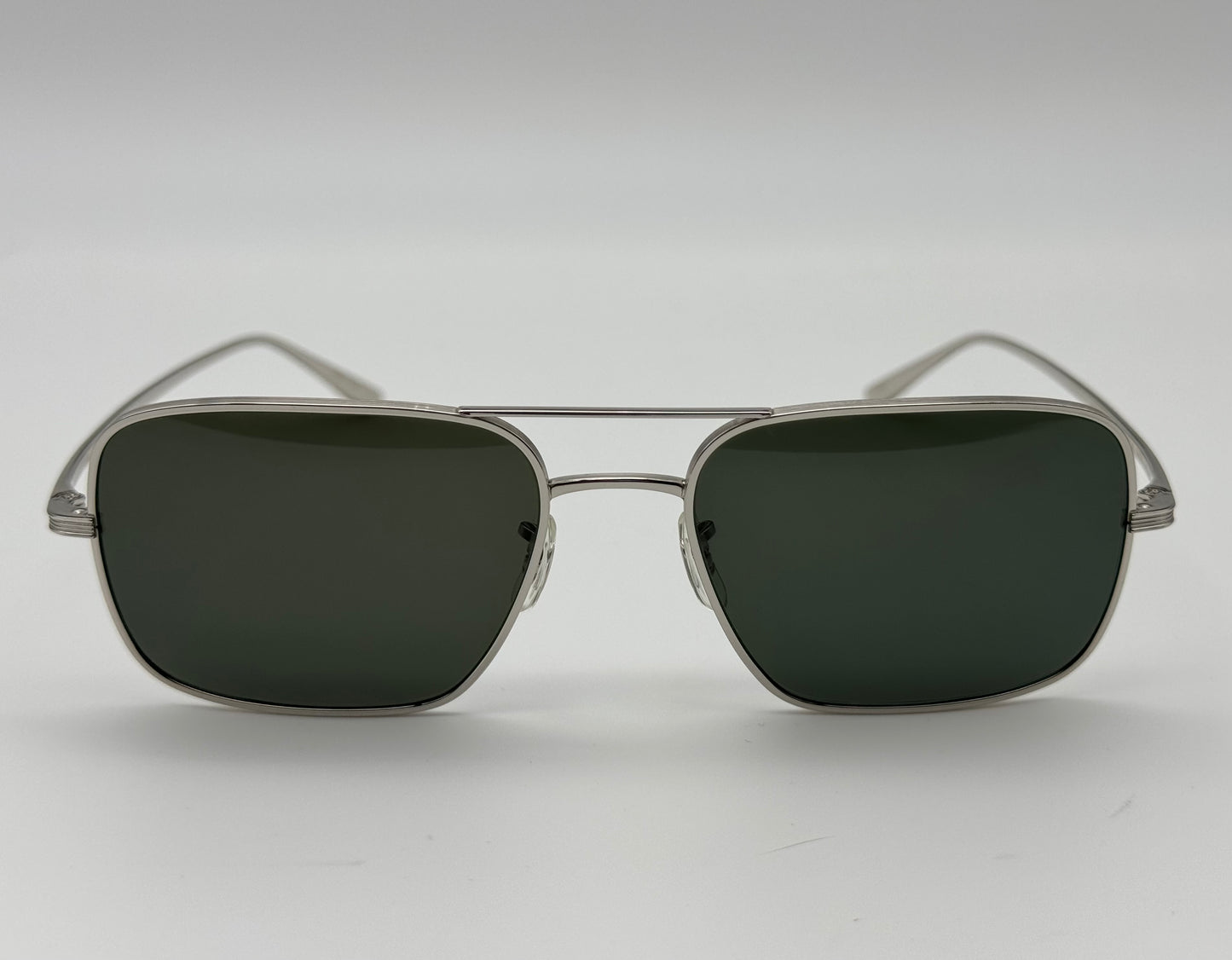 Oliver Peoples Victory LA 54mm OV 1246 ST Silver Midnight Express Polarized Silver Titanium Preowned