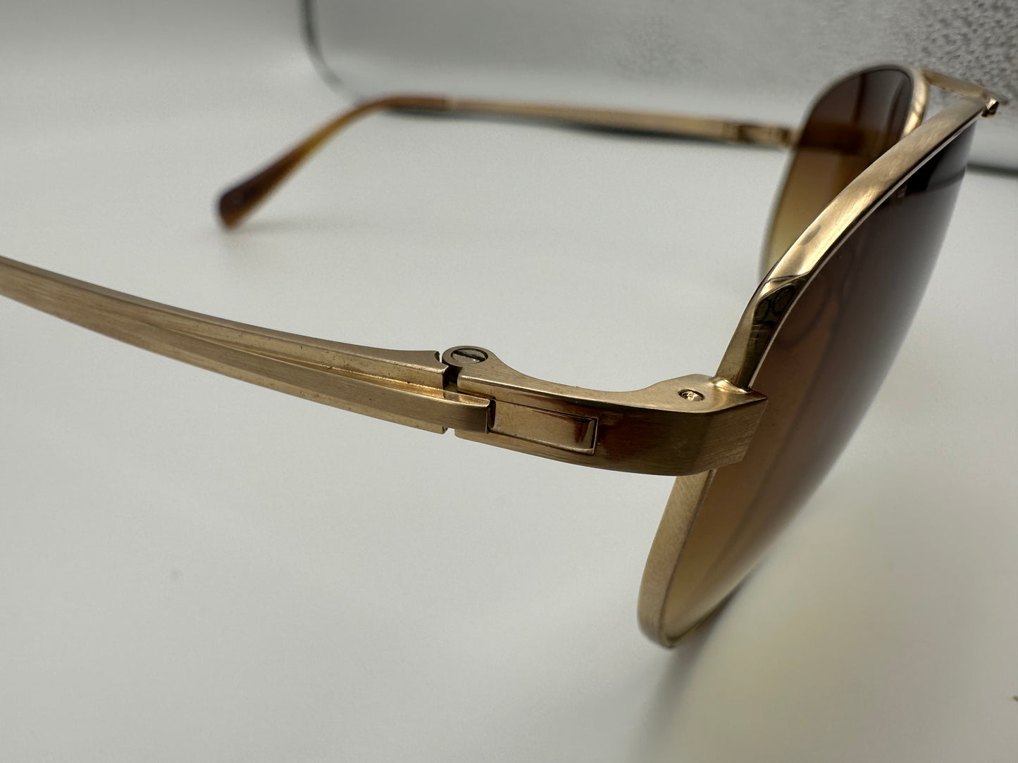 Oliver Peoples Bergman 61mm Brown Gradient Gold Japan Open Box