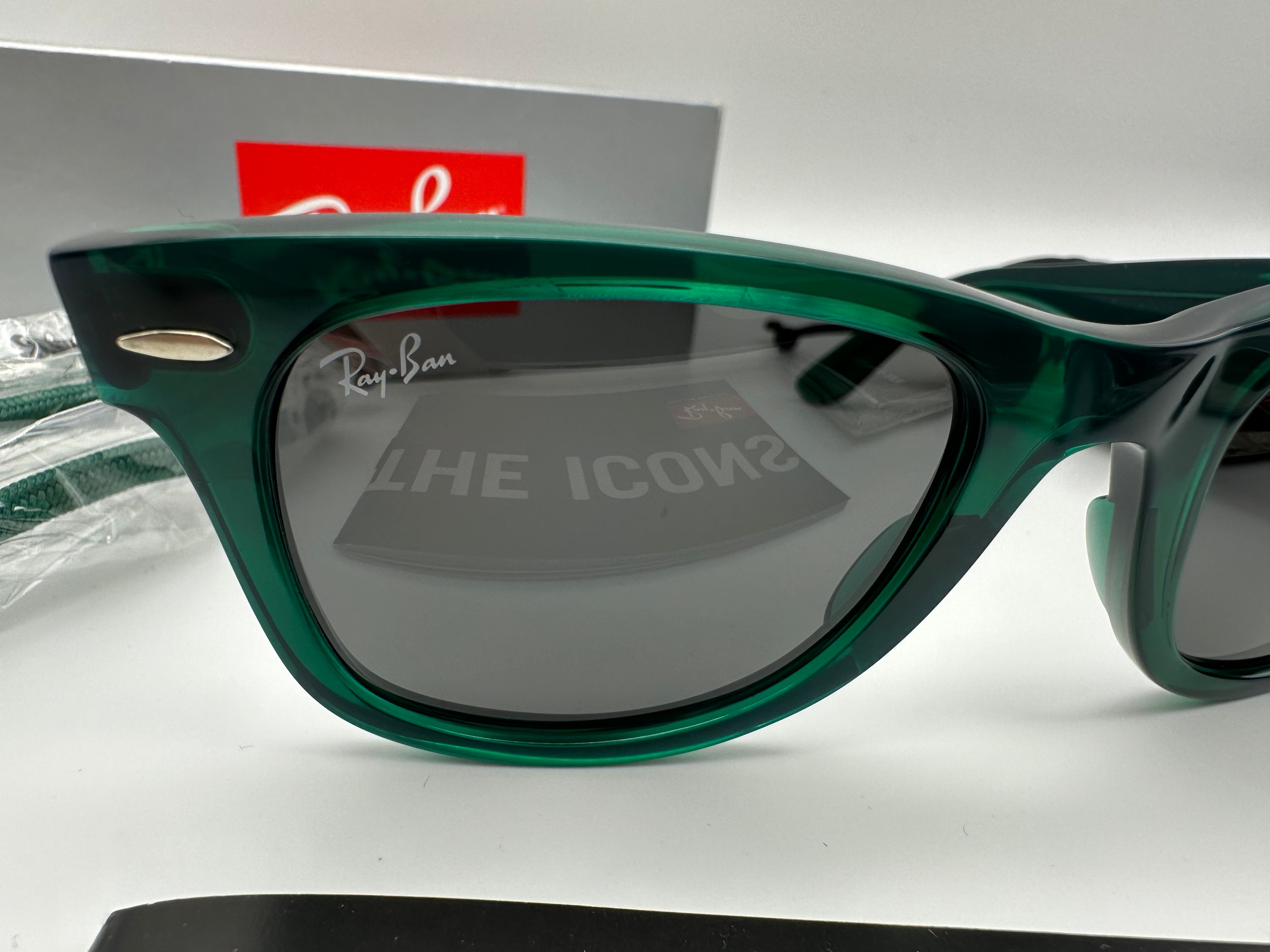 Ray-Ban Wayfarer 50mm RB2140 6615B1 Transparent Green/Dark Grey Sungla ...